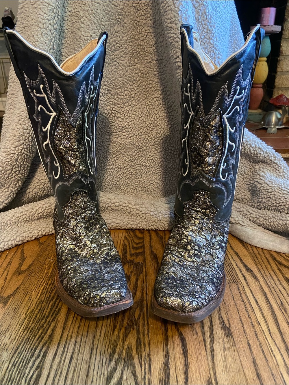 Women's Black and Gold Textured Western Ankle Boots